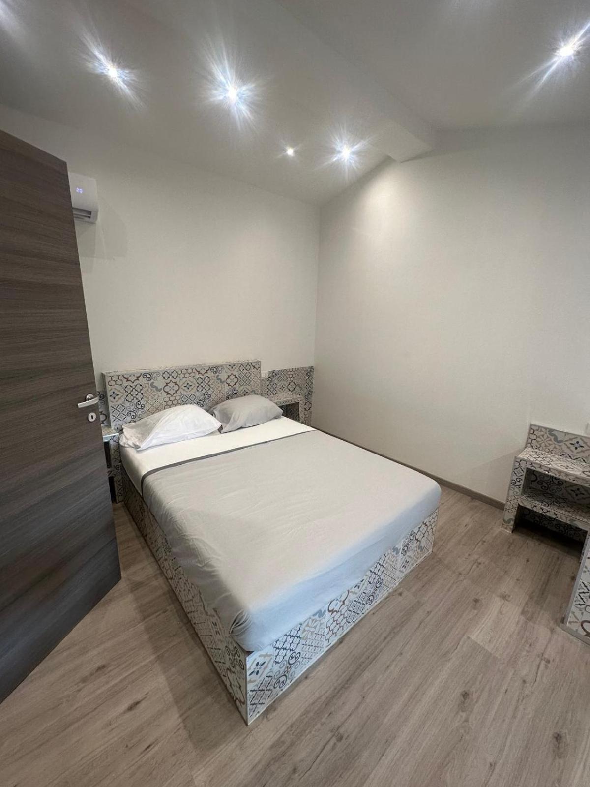 Oh Apartments Fiera Verona Bagian luar foto